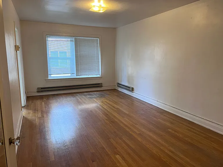 UW01 Levere-4105 Brooklyn Ave NE — Photo 17