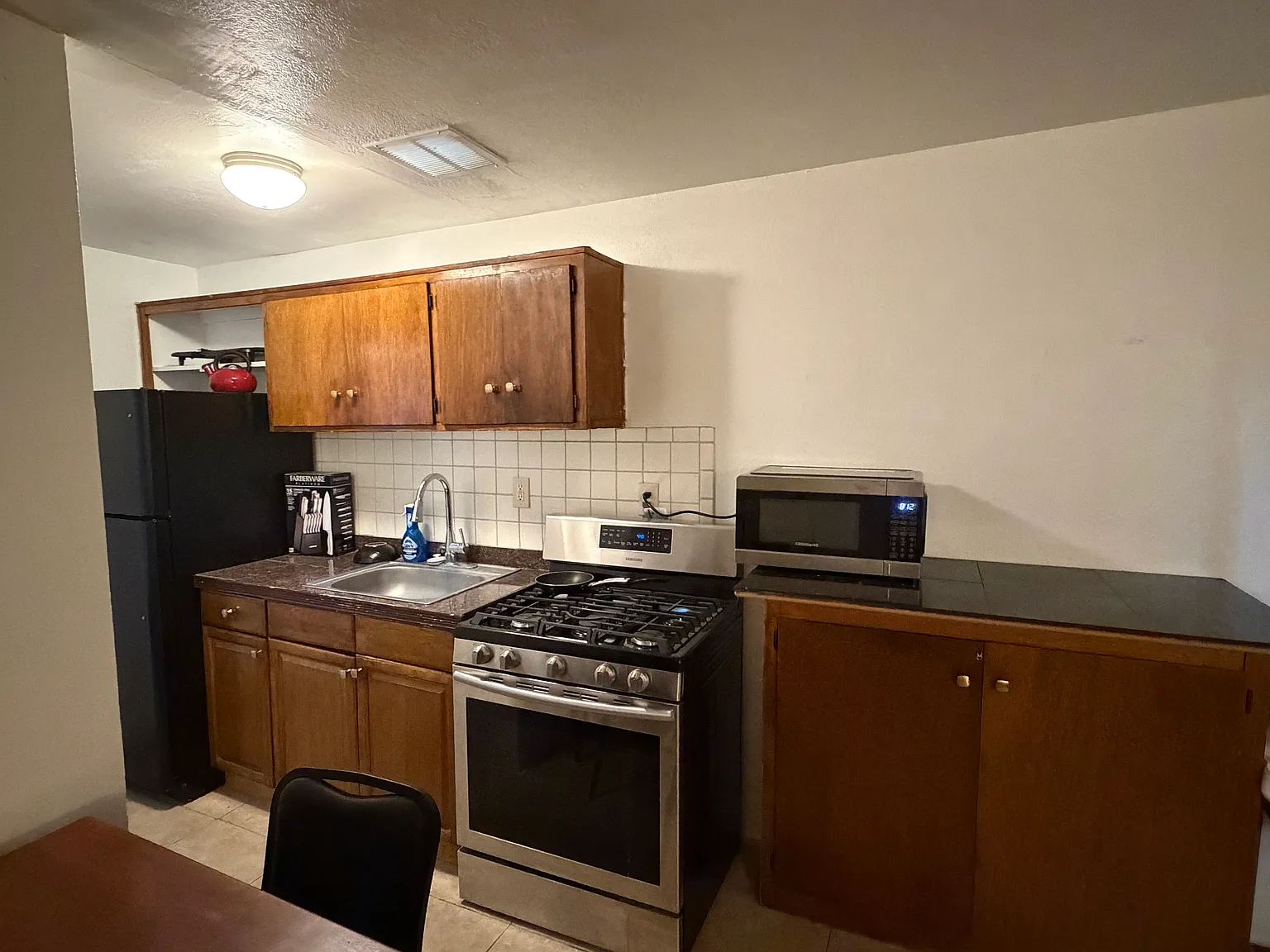 1 bed, 440 sqft, $875 — Photo 2