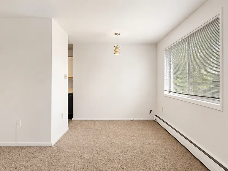 Foxhall Terrace — Photo 93