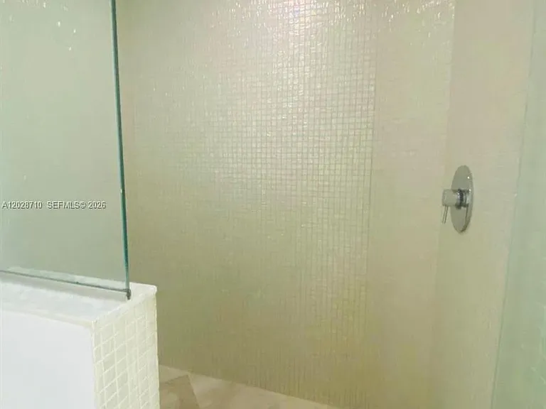 55 SE 6th St #1502 — Photo 16