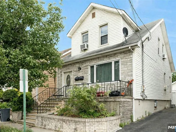 432 9th St, Fairview, NJ 07022