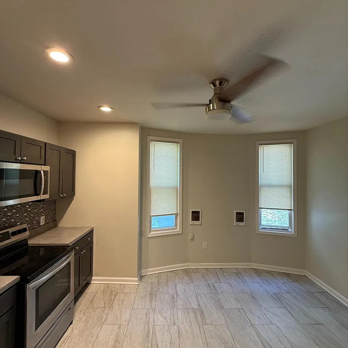 2 bed, 2448 sqft, $1,250 — Photo 2