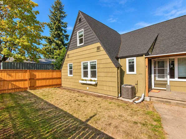 9327 NE Glisan St, Portland, OR 97220