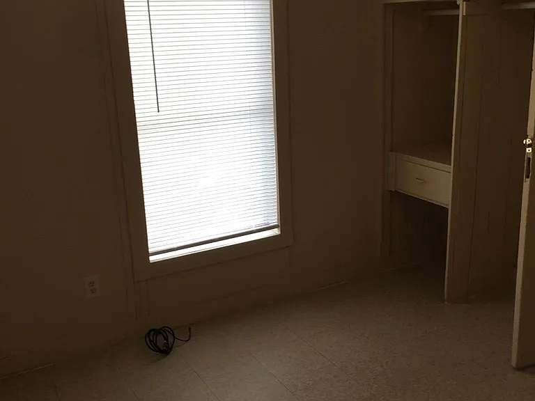 608 W Cedar St — Photo 9
