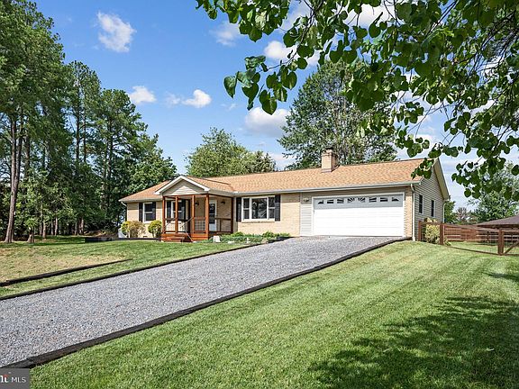 4th image of 112 Carroll Dr