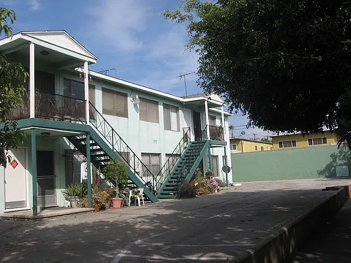 ~ Charming one bedroom bungalow with private front and back patios ~ — Photo 1