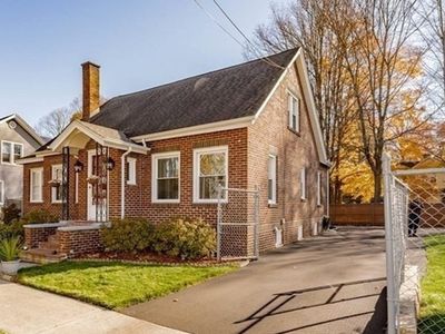 33 Hampden St, West Springfield, MA, 01089