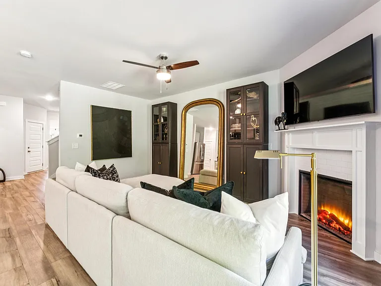 501 Polo Way — Photo 15