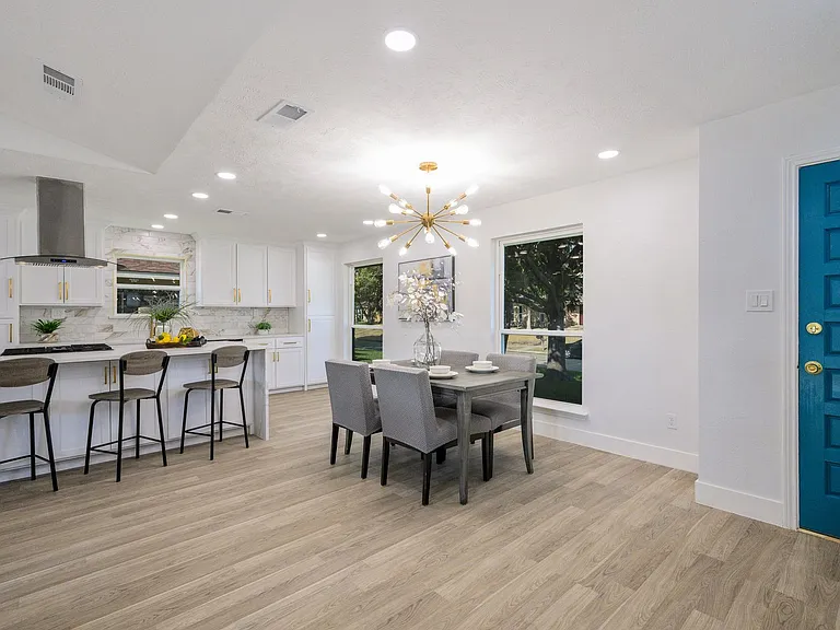 2400 Bengal Ln — Photo 5