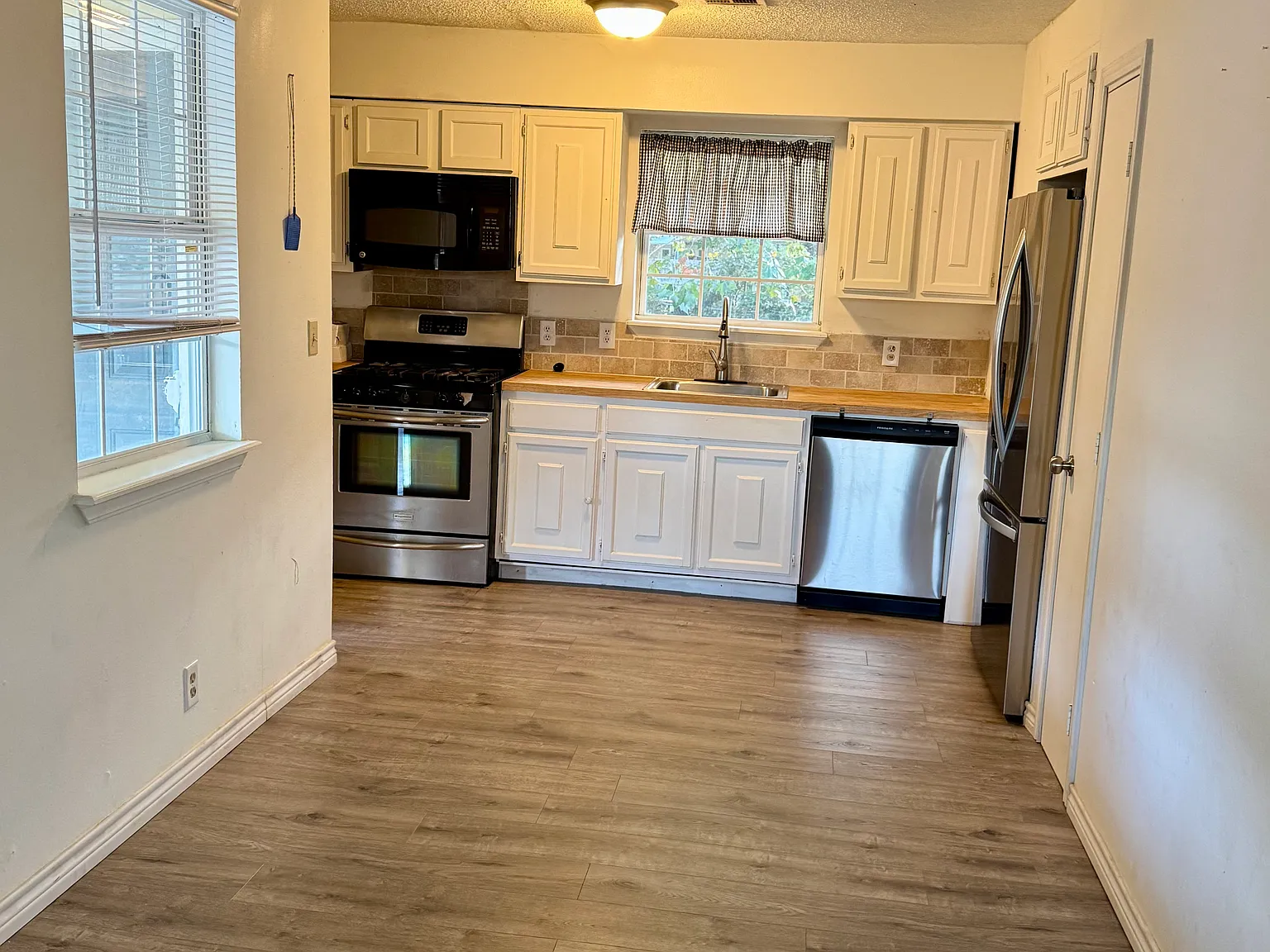 3 bed, 1029 sqft, $975 — Photo 4