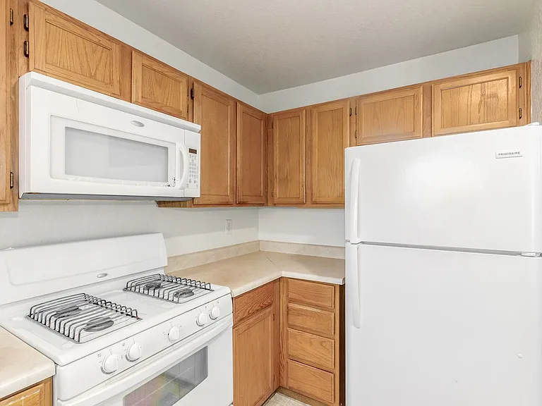5072 S Rainbow Blvd #205 — Photo 8