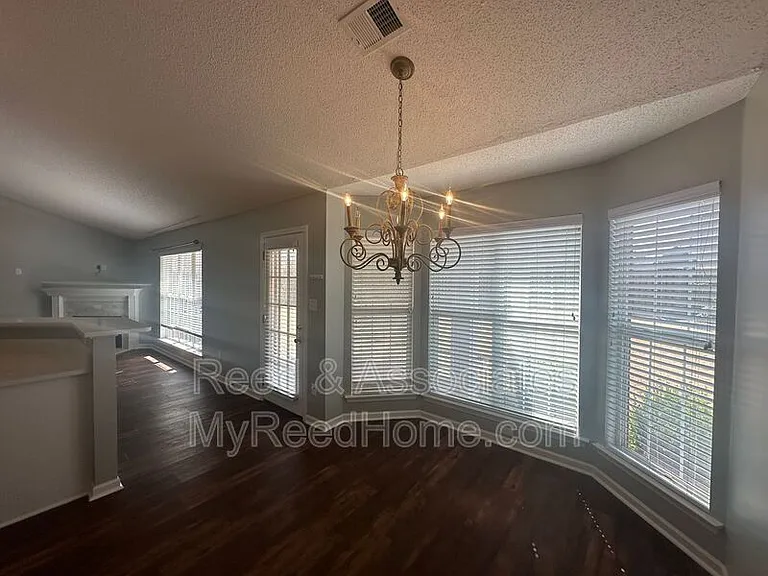 11625 Dempsey Dr — Photo 4