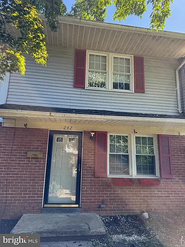 242 Cameron St Photo 1