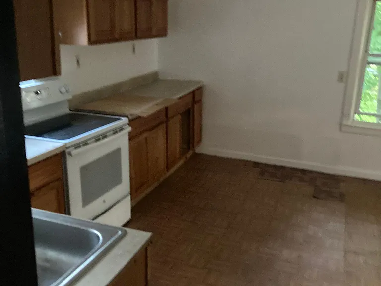 27 Bedford Ave #3 — Photo 6