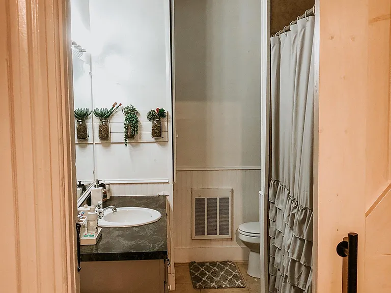 107 E Holston Ave #1 — Photo 4