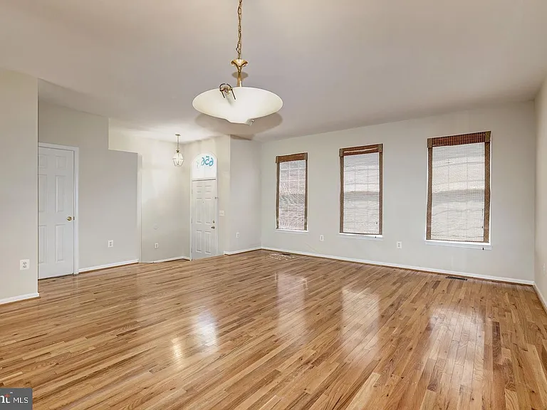6563 McKenna Way — Photo 2