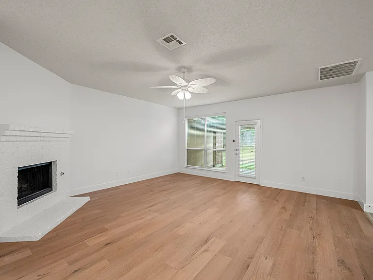 526 Wyoming Dr — Photo 6