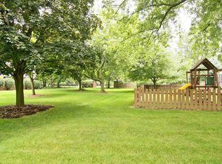 921 Village Dr E, Carmel, IN 46032