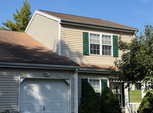 11 Rambling Brook Ln, Poughkeepsie, NY 12601