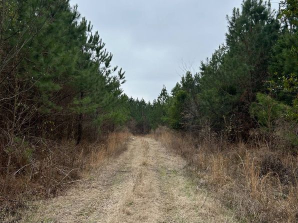 2 Old Camden Rd, Cassatt, SC 29032