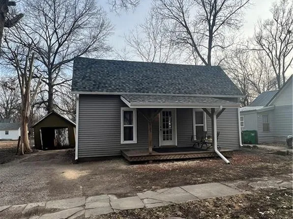 325 E 2nd St, Adrian, MO 64720