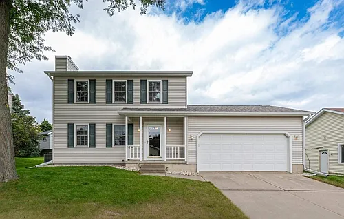878 Sky Ridge Dr Photo 1