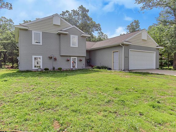 3rd image of 6548 Black Hawk Ln