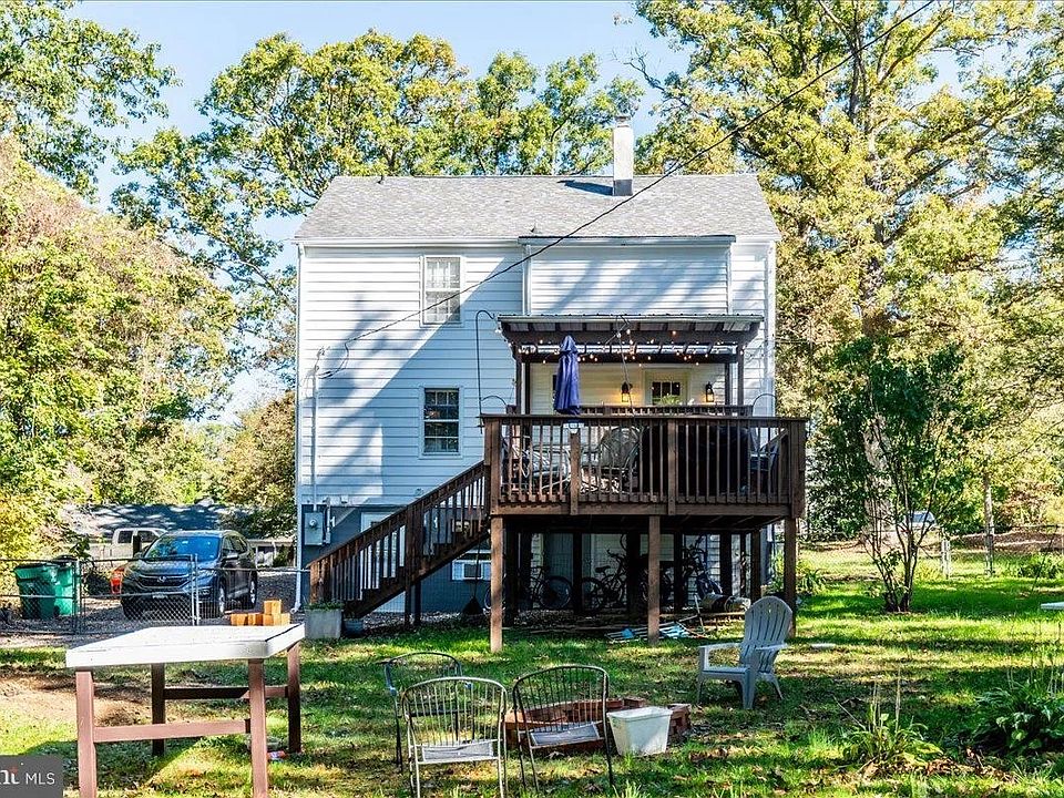 2nd image of 509 Southgate Dr