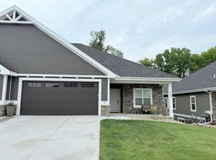 6707 Bellflower Pointe Dr, Deforest, WI 53532