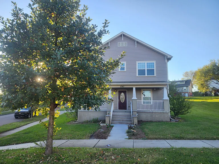 1743 Moses Ave — Photo 1