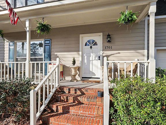 2nd image of 1701 Point Owoods Ct