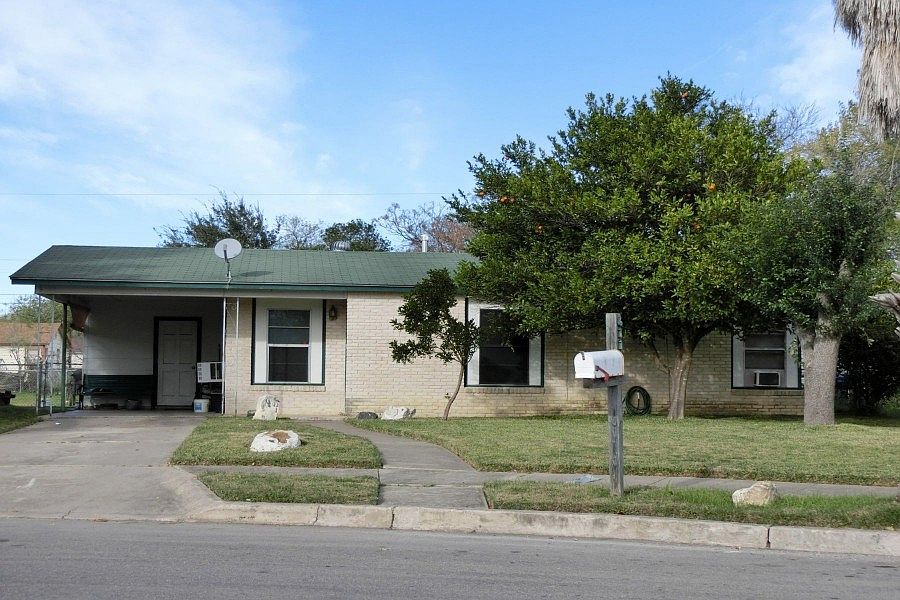 1st image of 611 Overridge Dr