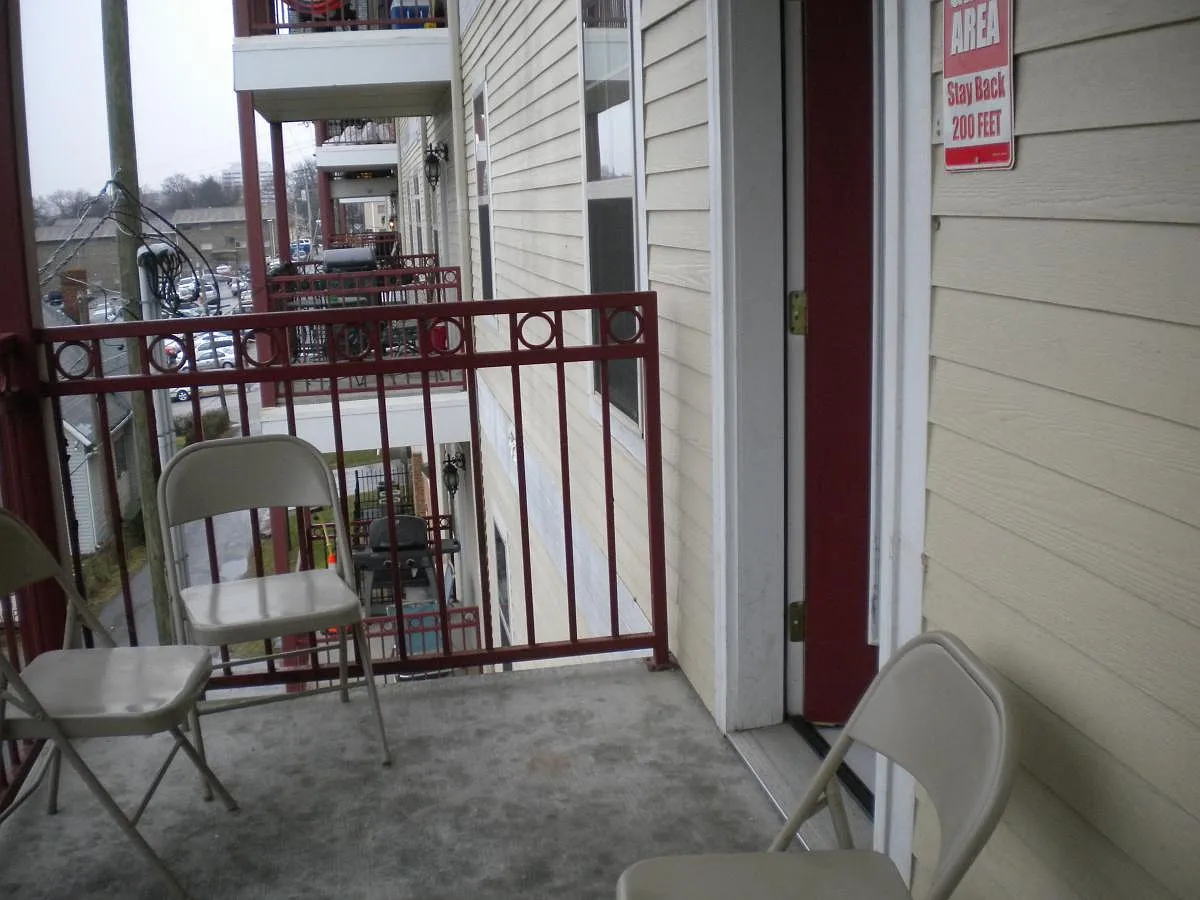 3 bed, 1045 sqft, $1,590 — Photo 4