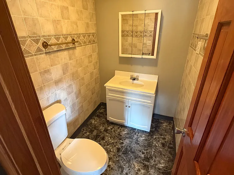 1335 Alicia Dr — Photo 4