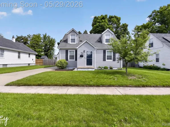 98 W Wabash Ave, Belleville, MI 48111