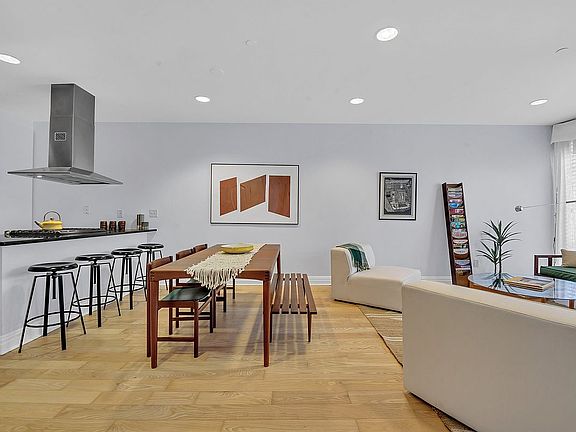 5th image of 647 Washington Ave APT 2A