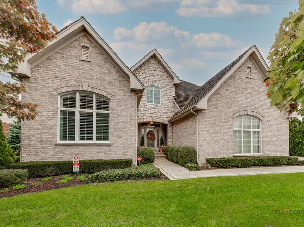 1127 Jonathan Dr, Barrington, IL 60010
