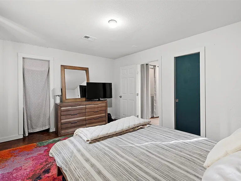 905 Saulnier St — Photo 12