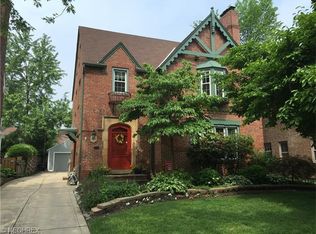 2572 Traymore Rd, University Heights, OH 44118