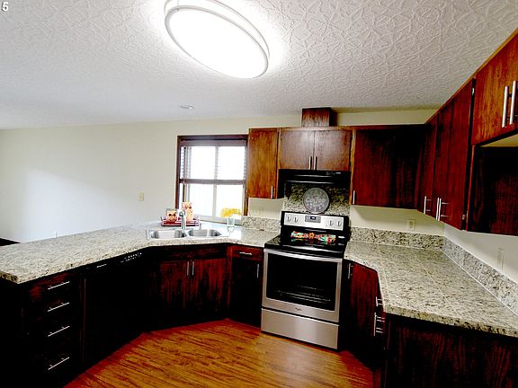 2nd image of 7610 NE 157th Ave