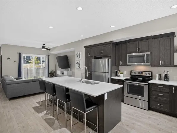 412 Nolanlake Vlg NW, Calgary, AB T3R 0Z7