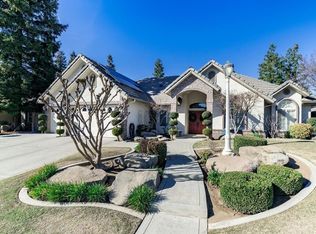 553 W Cromwell Ave, Clovis, CA 93611