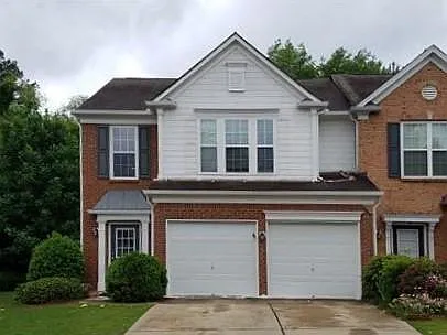 2434 Fairlie Dr — Photo 1
