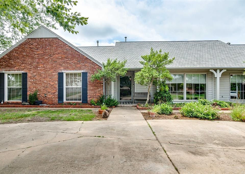 1st image of 2924 Cornwall Pl