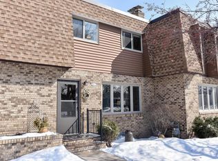 1402 E Gateway Cir S APT C, Fargo, ND 58103