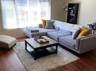 943 Pleasant St APT 2D, Oak Park, IL 60302