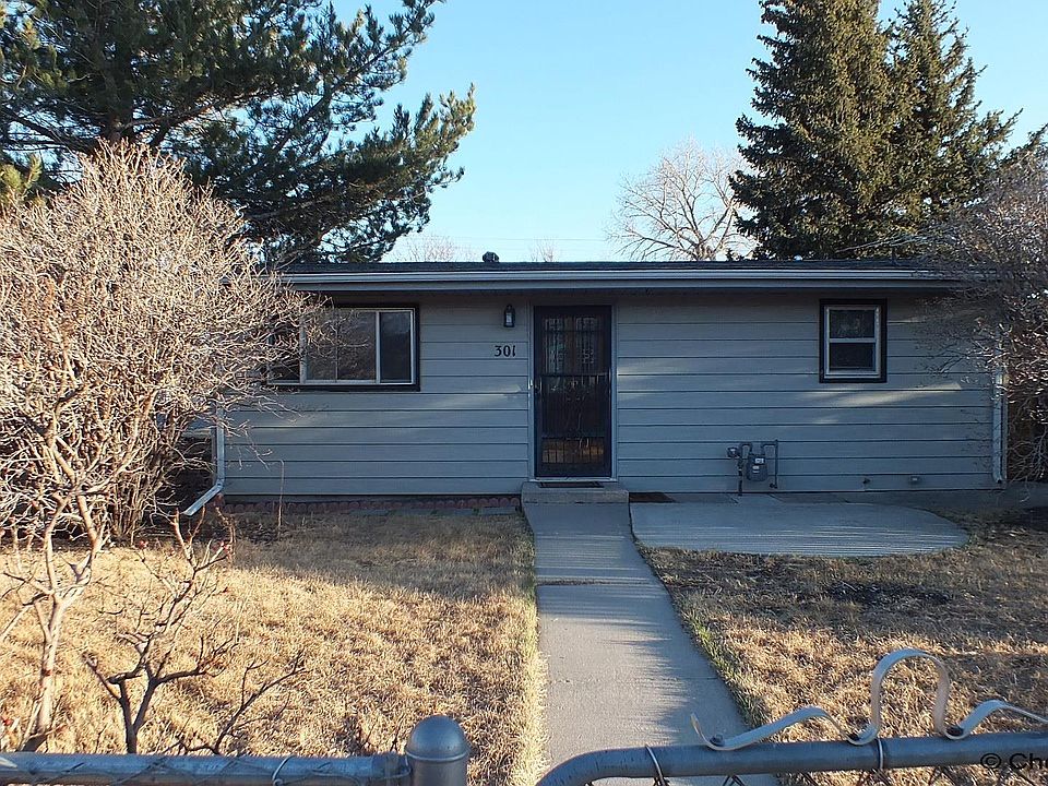 1st image of 301 W 10th St