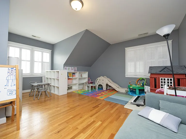 118 Naperville Dr — Photo 15
