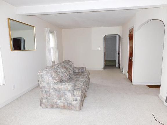 4th image of 72 Lincoln Ave