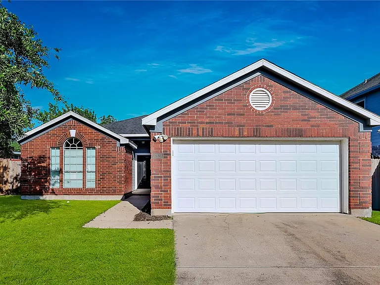 7926 Elk Dr — Photo 1